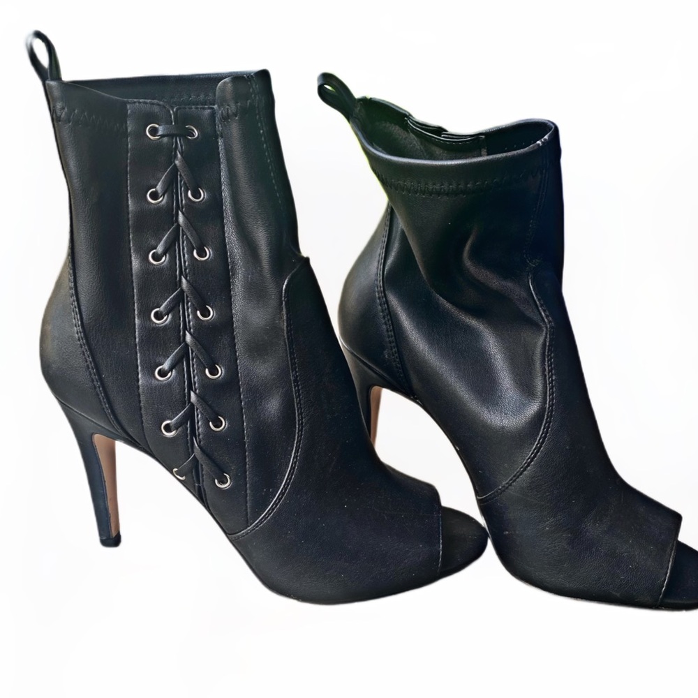 Sexy Jessica Simpson heels with corset style accent size 8